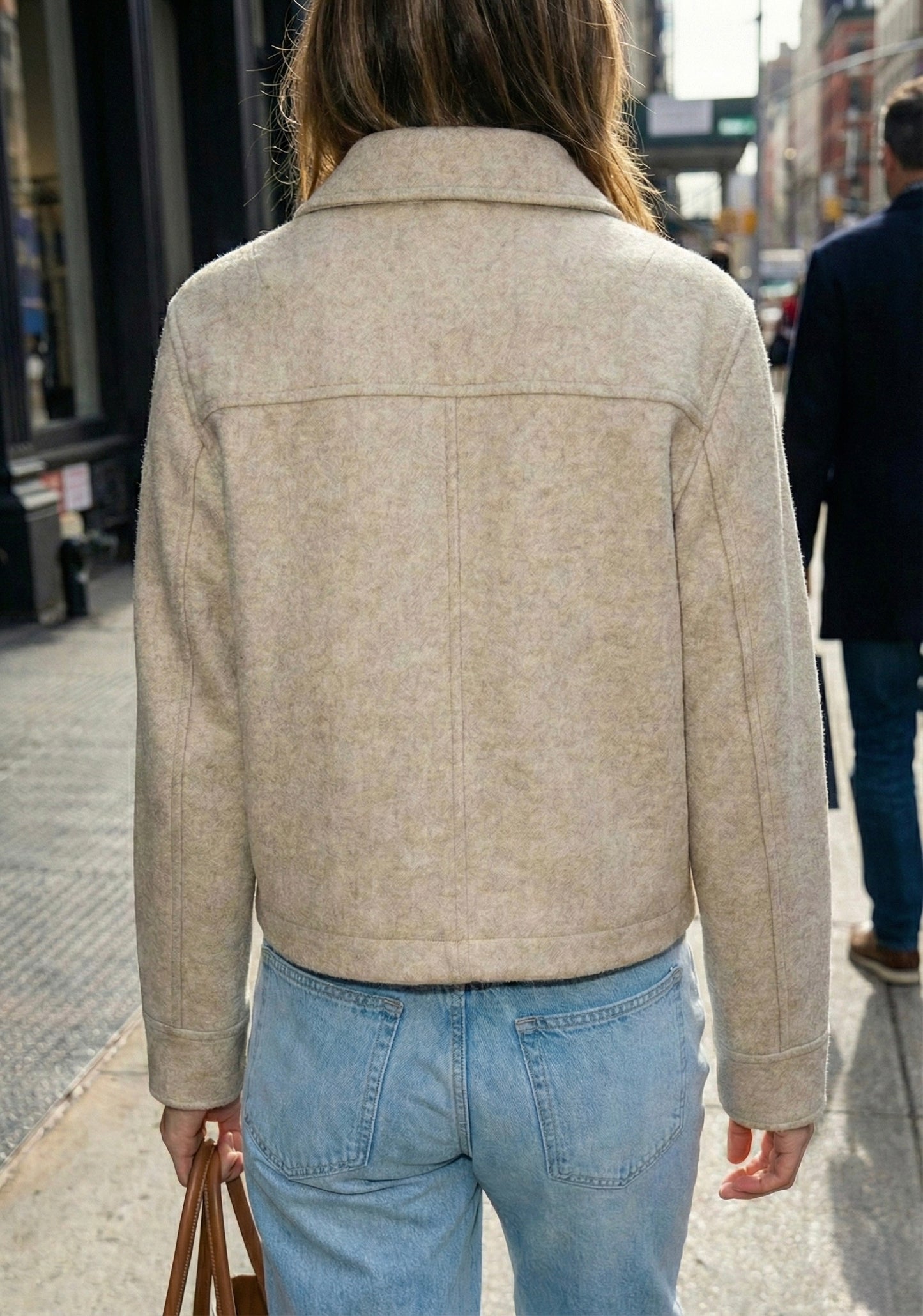 VESTE COURTE À POCHES RABATTUES