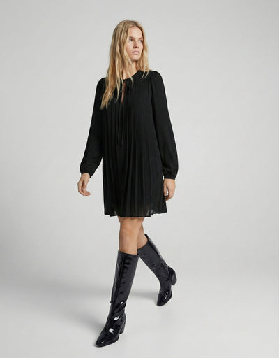 ROBE PLISSÉE COURTE À LIEN