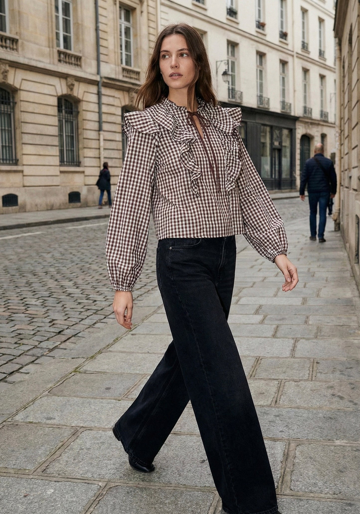 BLOUSE À CARREAUX ET VOLANTS