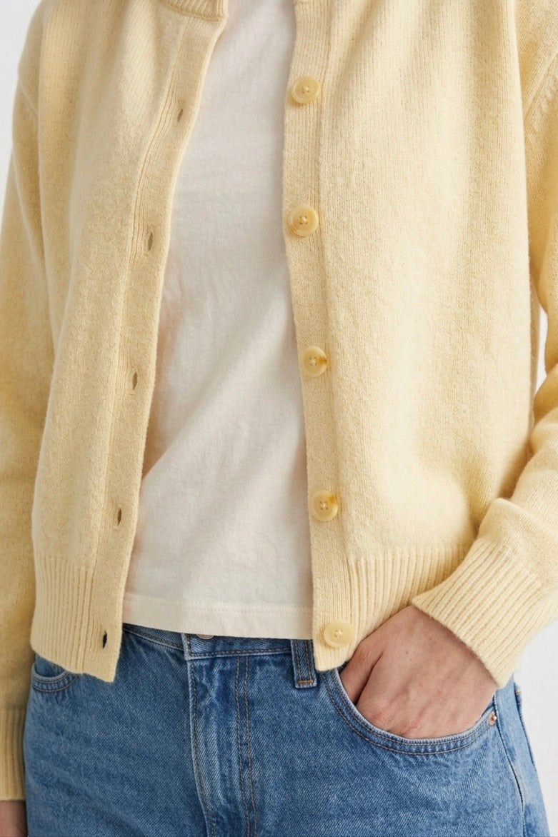 CARDIGAN MAILLE AJUSTÉE BOUTONNAGE FIN