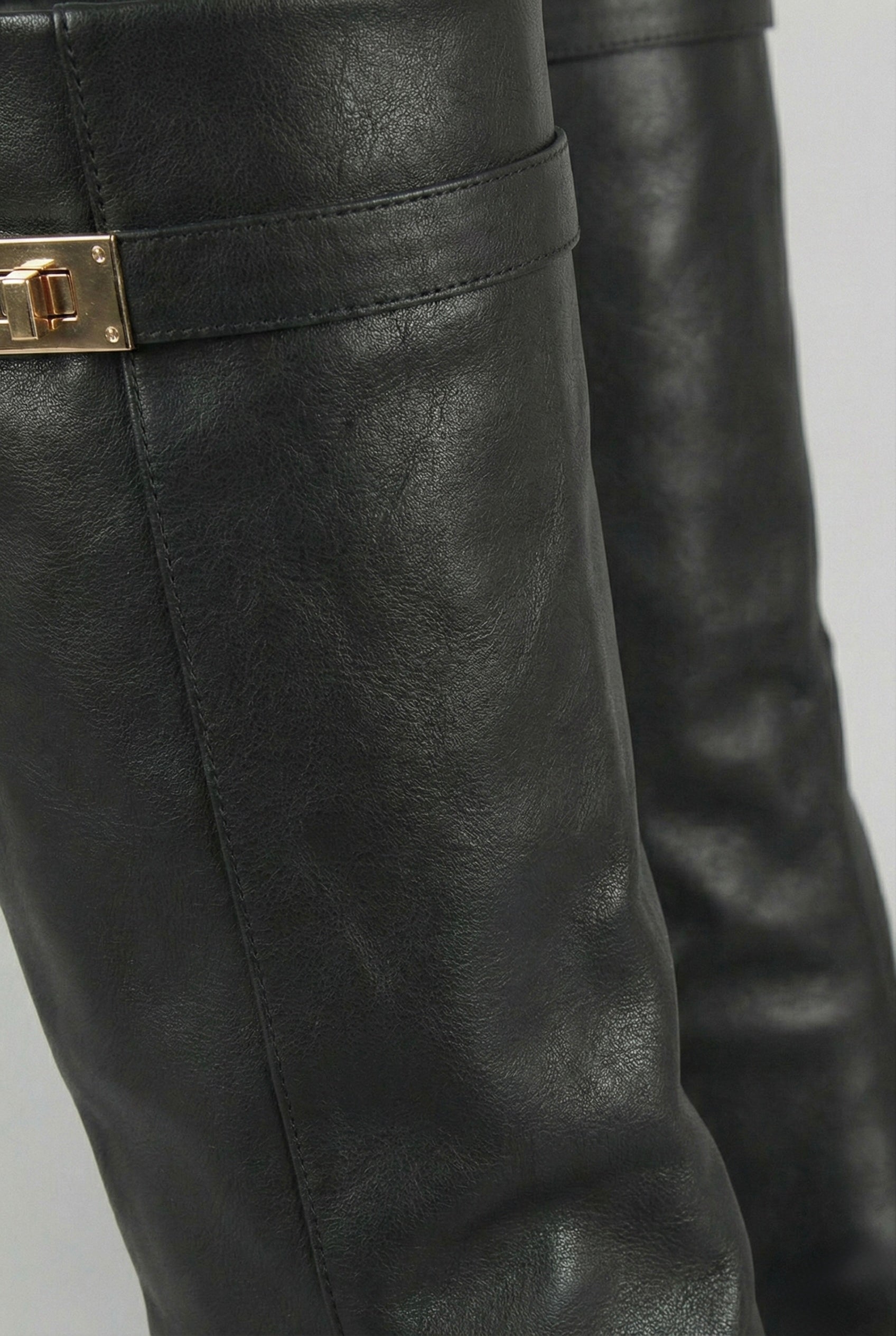 BOTTES HAUTES À TALON DROIT ESSENTIEL