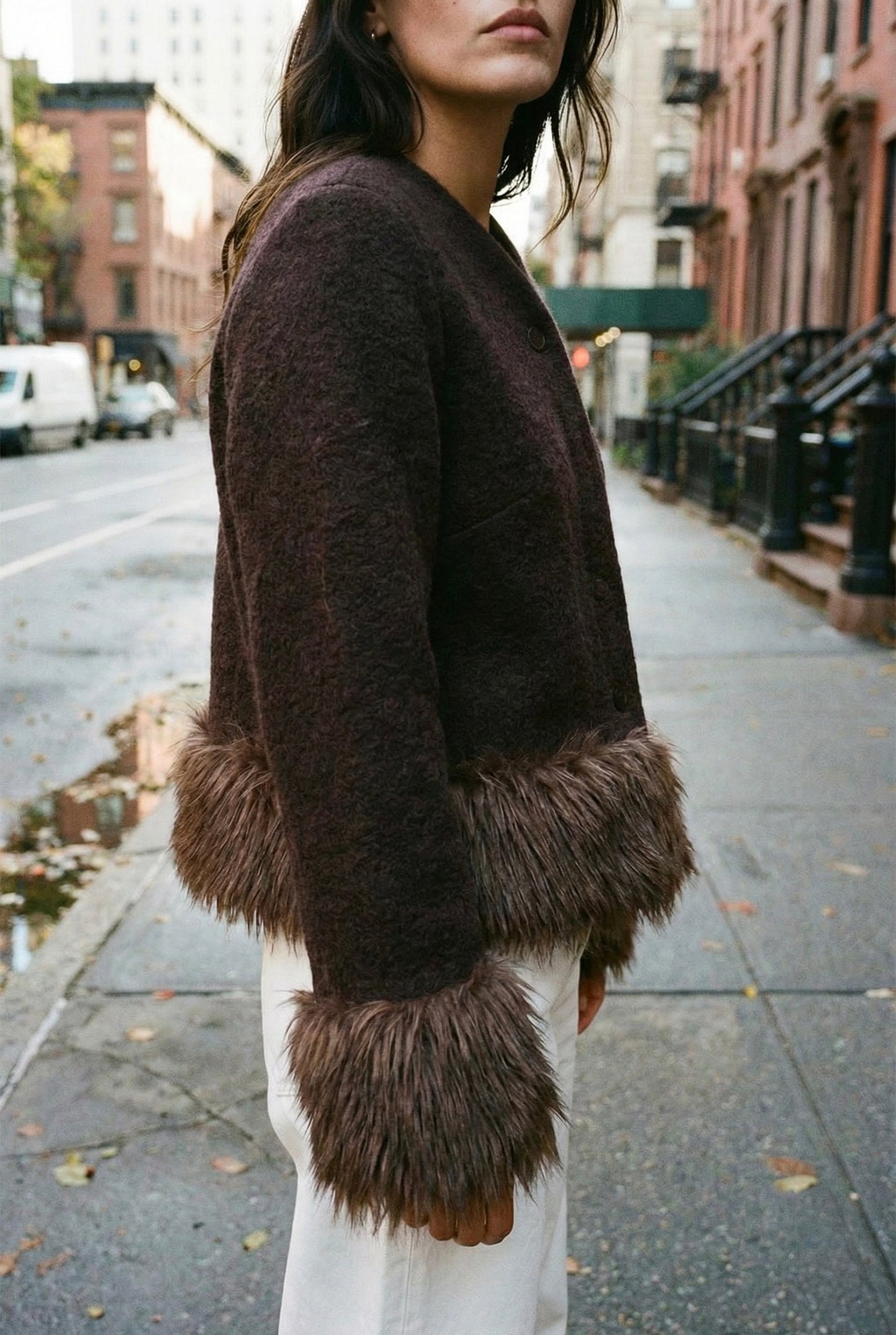 VESTE COURTE À FINITIONS EFFET FOURRURE