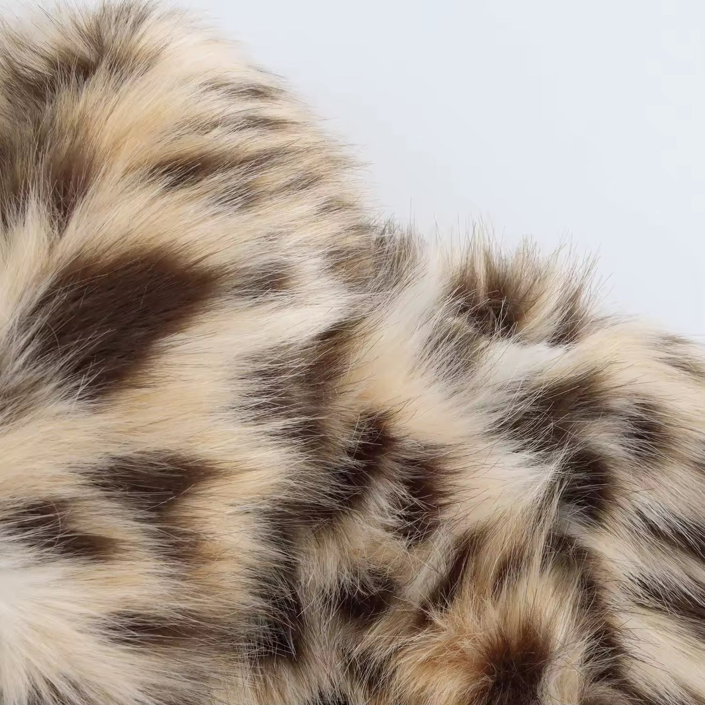 VESTE EN EFFET FOURRURE IMPRIMÉE LÉOPARD