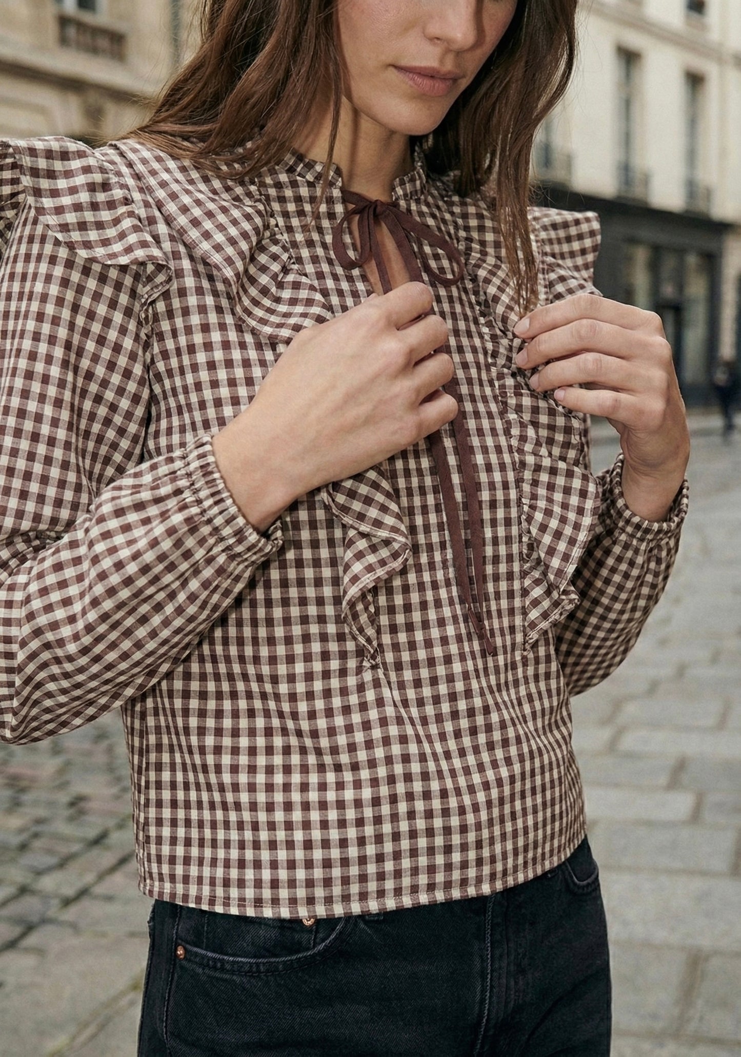 BLOUSE À CARREAUX ET VOLANTS