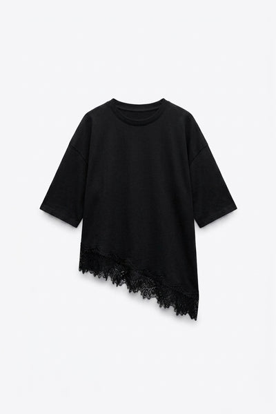 T-SHIRT ASYMÉTRIQUE AVEC DENTELLE
