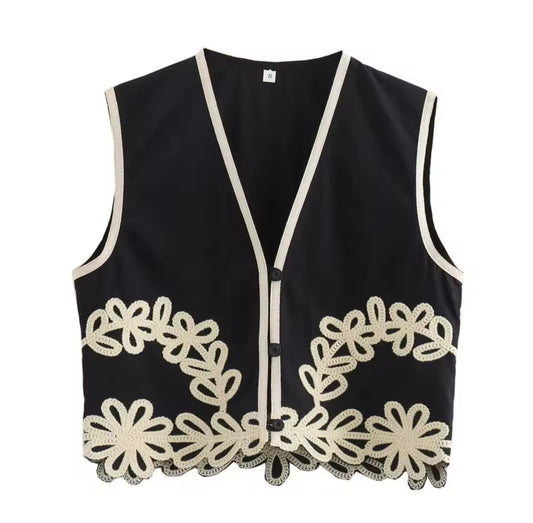ENSEMBLE GILET RT JUPE À BRODERIES