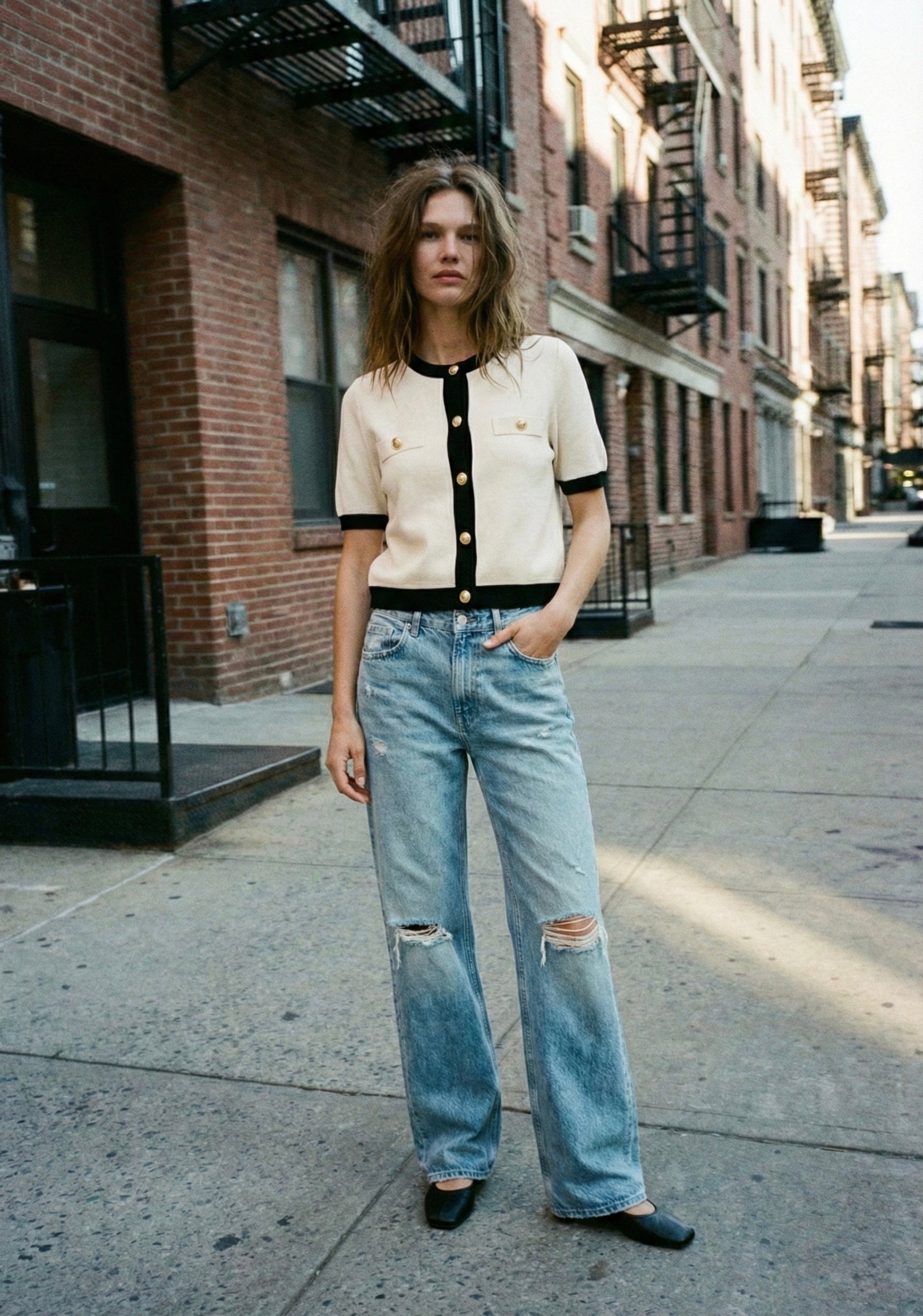 CARDIGAN CONTRASTÉ À BOUTONS DORÉS