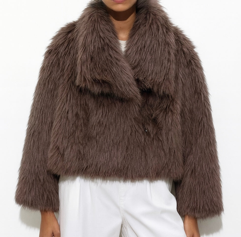 VESTE EN FAUSSE FOURRURE LONGUE