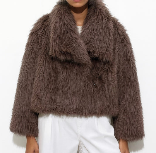 VESTE EN FAUSSE FOURRURE LONGUE