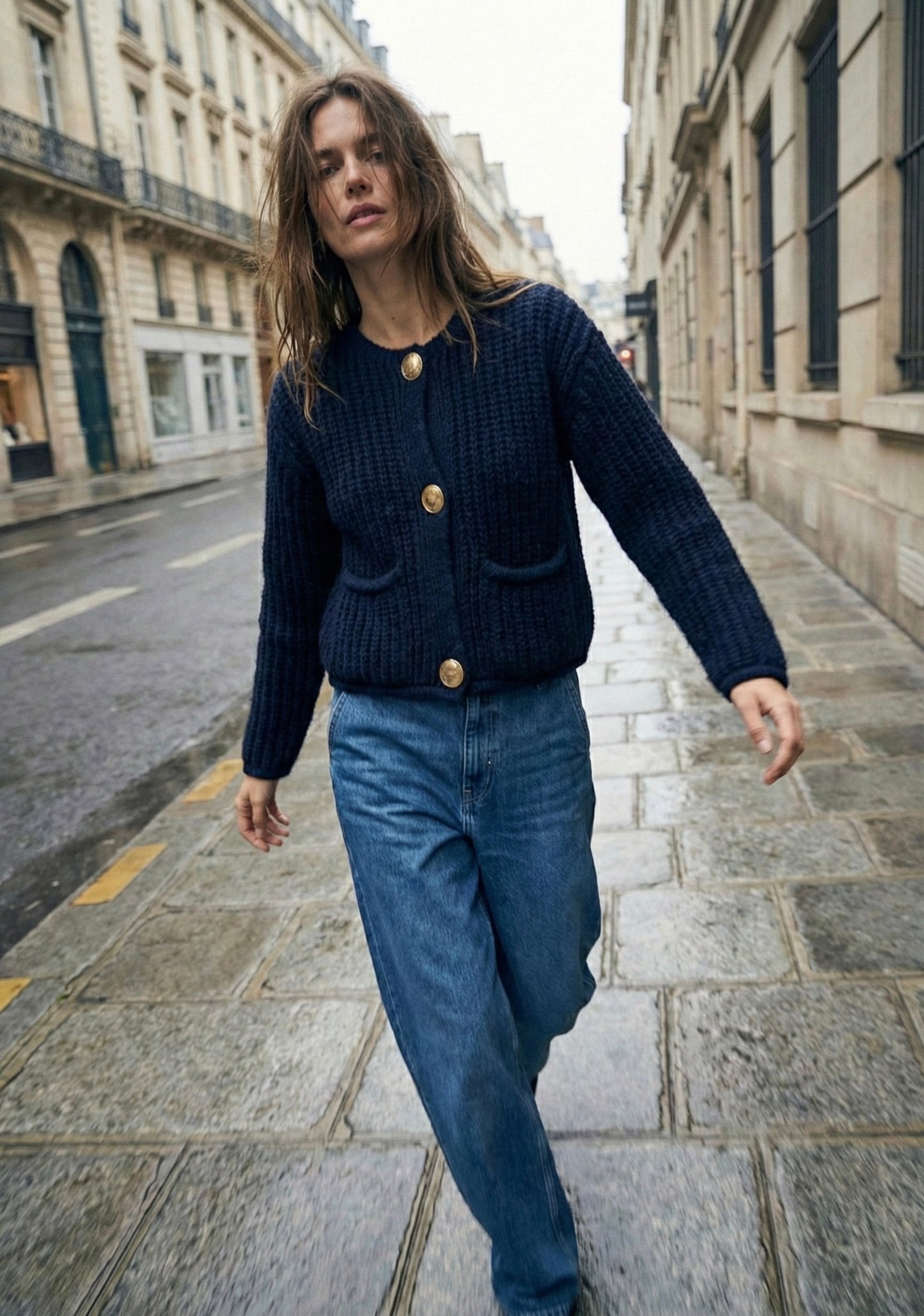 GILET IN MAGLIA CON BOTTONI ORO