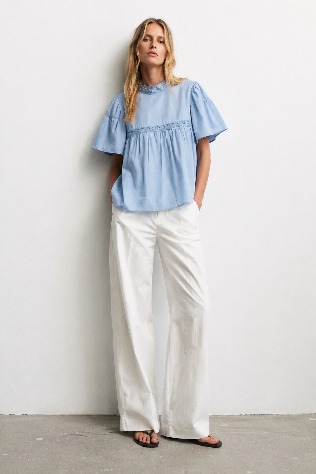 BLOUSE COURTE COL ROND SMOCKÉ