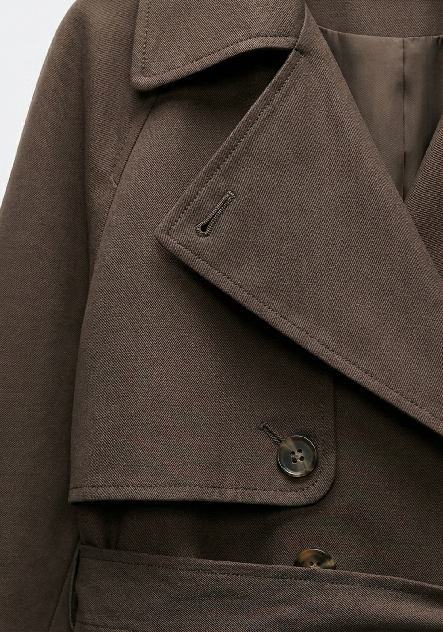 VESTE CROISÉE À CEINTURE STRUCTURÉE