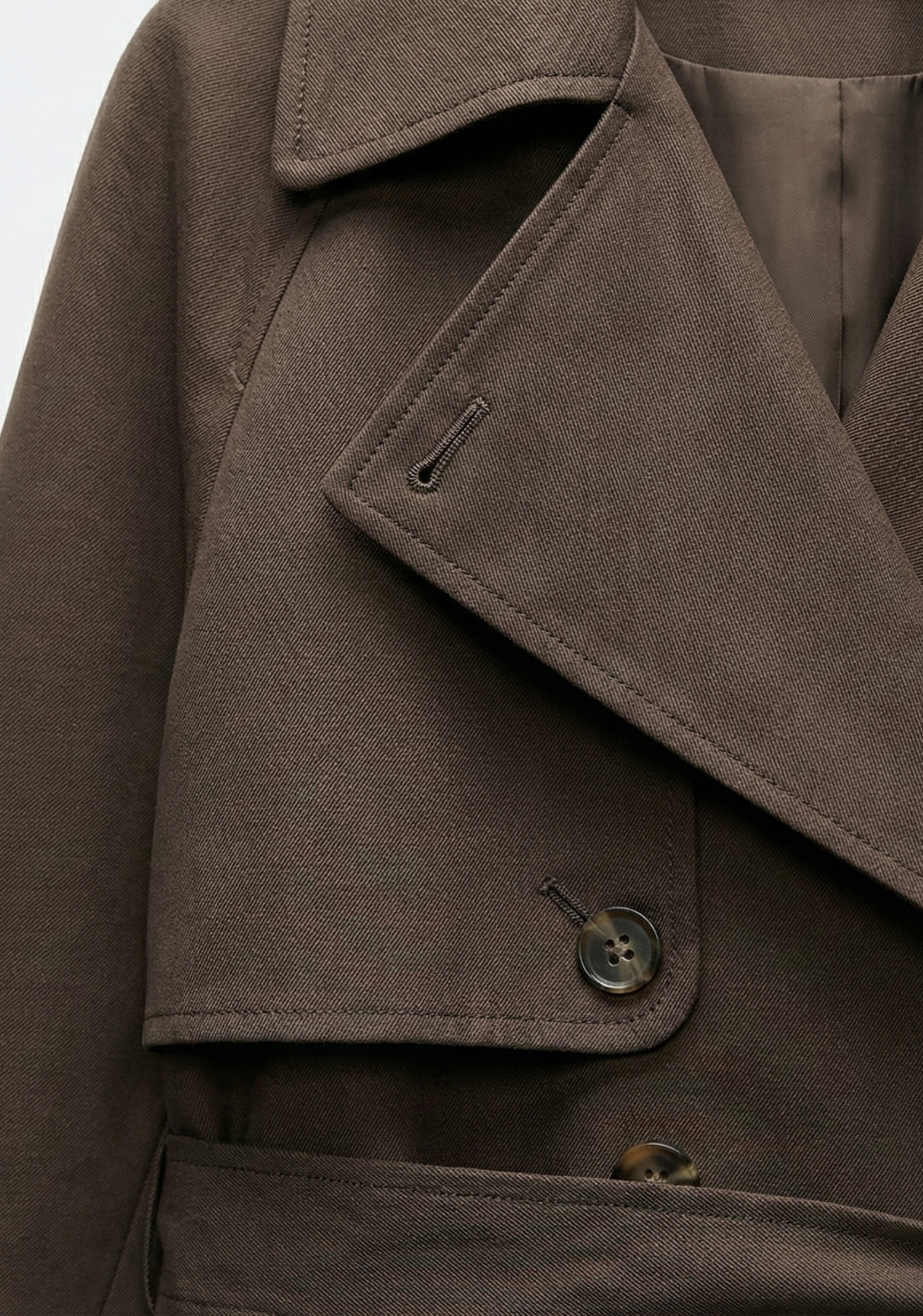VESTE CROISÉE À CEINTURE STRUCTURÉE