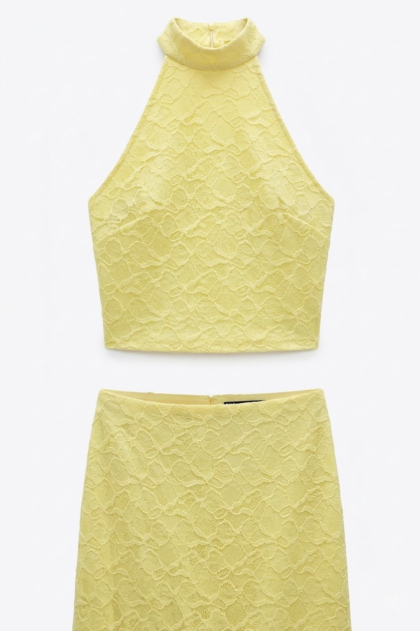 ENSEMBLE EN DENTELLE TRAVAILLÉE