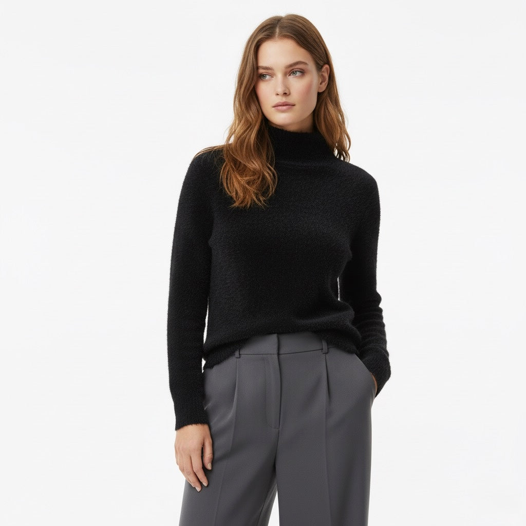 PULL STRUCTURÉ À COL ROULE