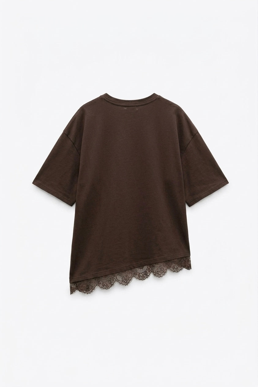 T-SHIRT ASYMÉTRIQUE AVEC DENTELLE