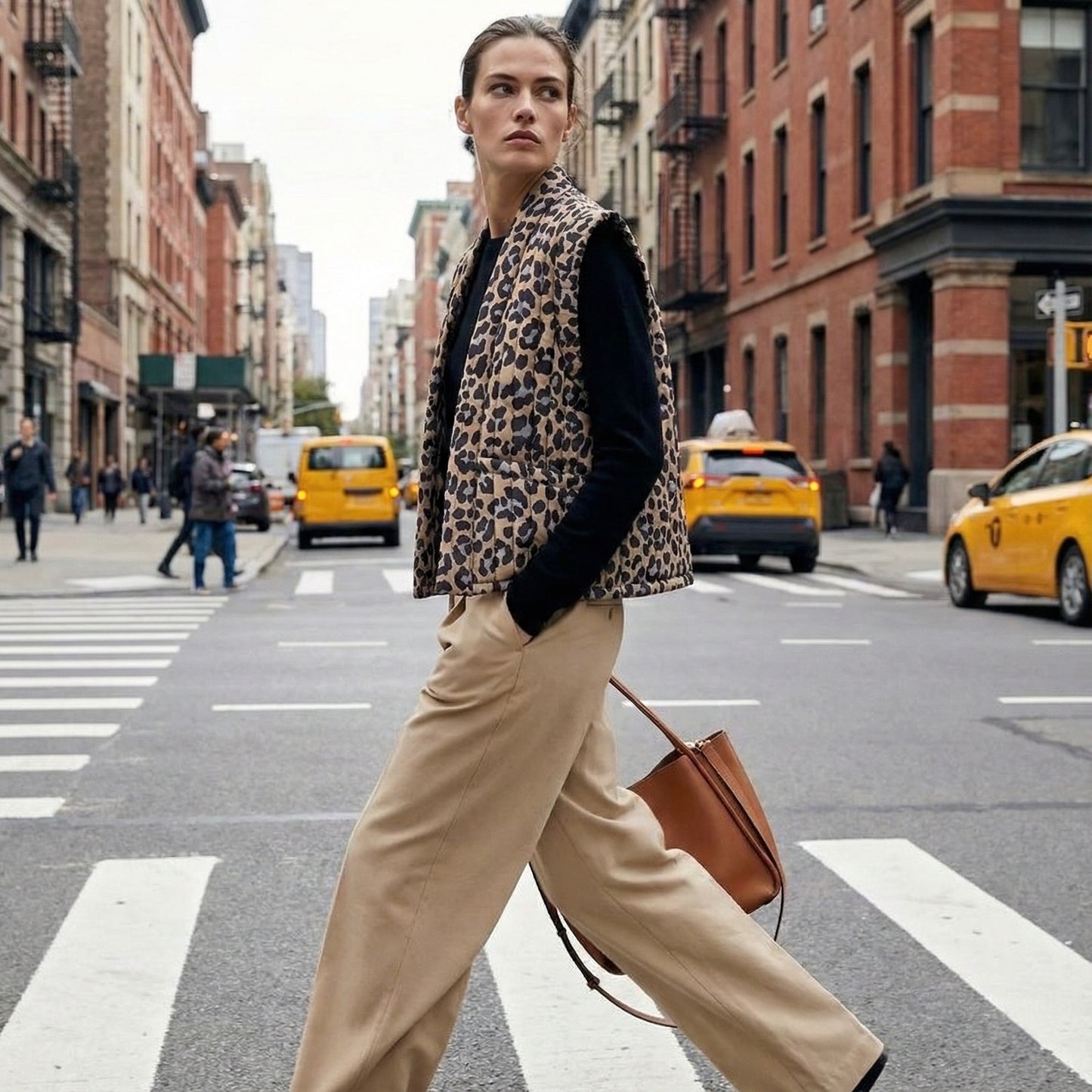 VESTE SANS MANCHES IMPRIMÉE LÉOPARD