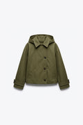 VESTE COURTE À CAPUCHE ET COL CHEMISE