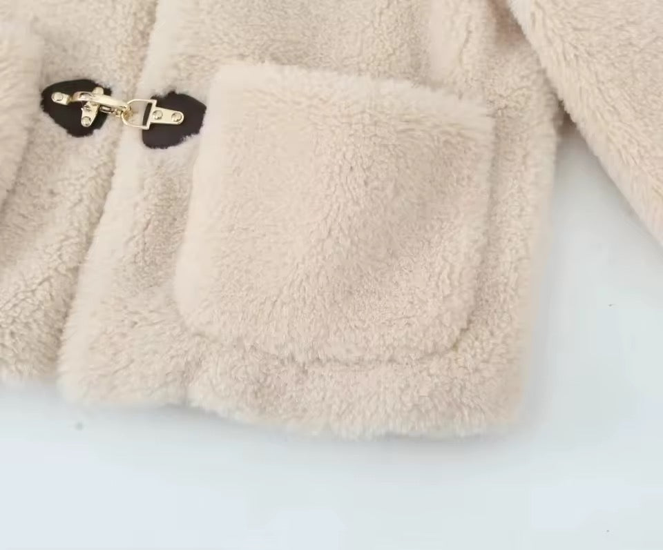 VESTE EN BOUCLETTE AVEC FERMETURES CLIP MÉTAL