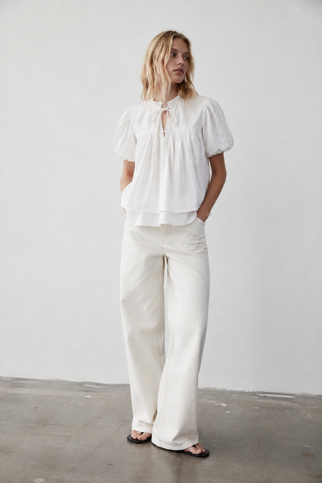 BLOUSE MANCHES BOUFFANTES COL NOUÉ