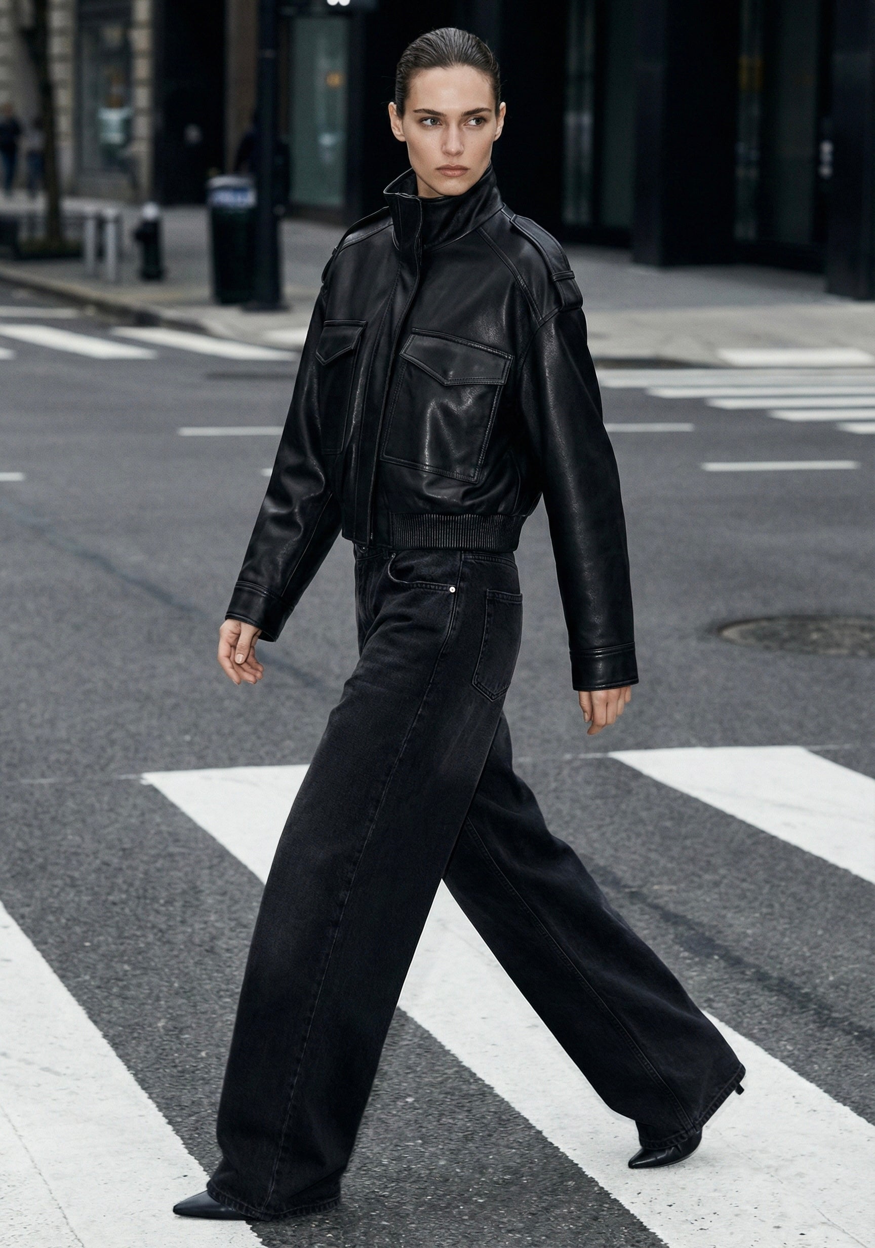 BLOUSON COURT À POCHES PLAQUÉES