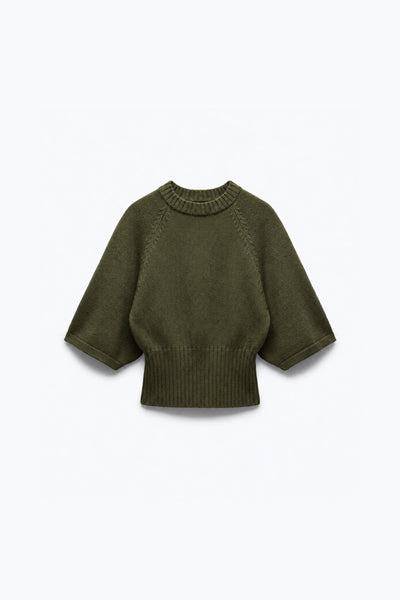 PULL EN MAILLE À TAILLE CINTRÉE