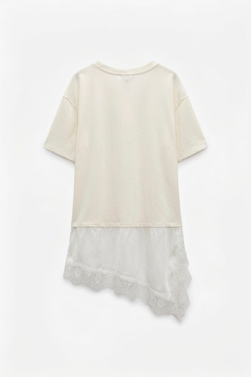 T-SHIRT ASYMÉTRIQUE AVEC DENTELLE