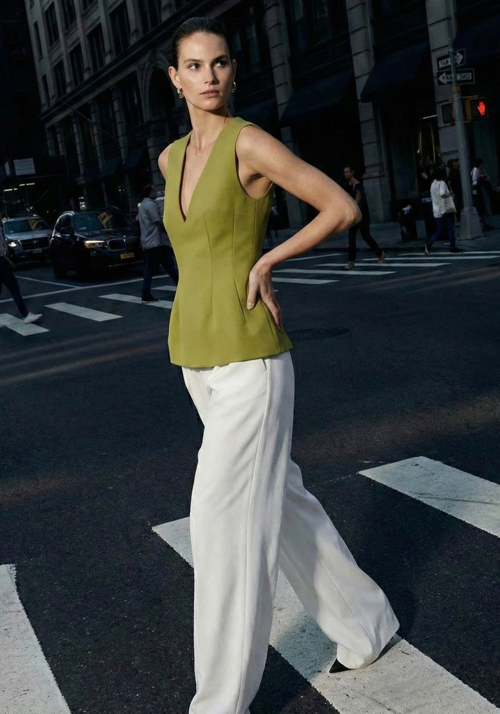 TOP STRUCTURÉ À ENCOLURE PLONGEANTE