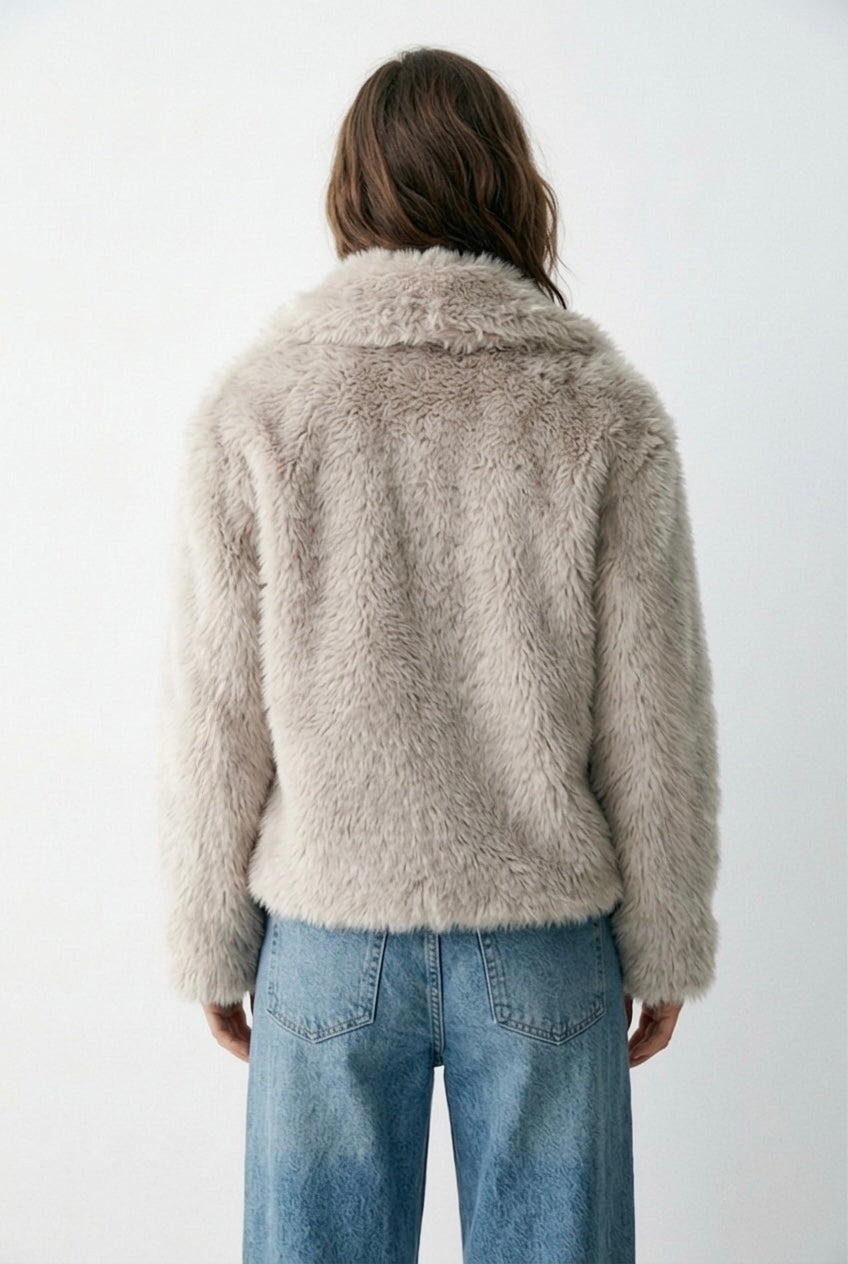 VESTE COURTE EFFET FOURRURE