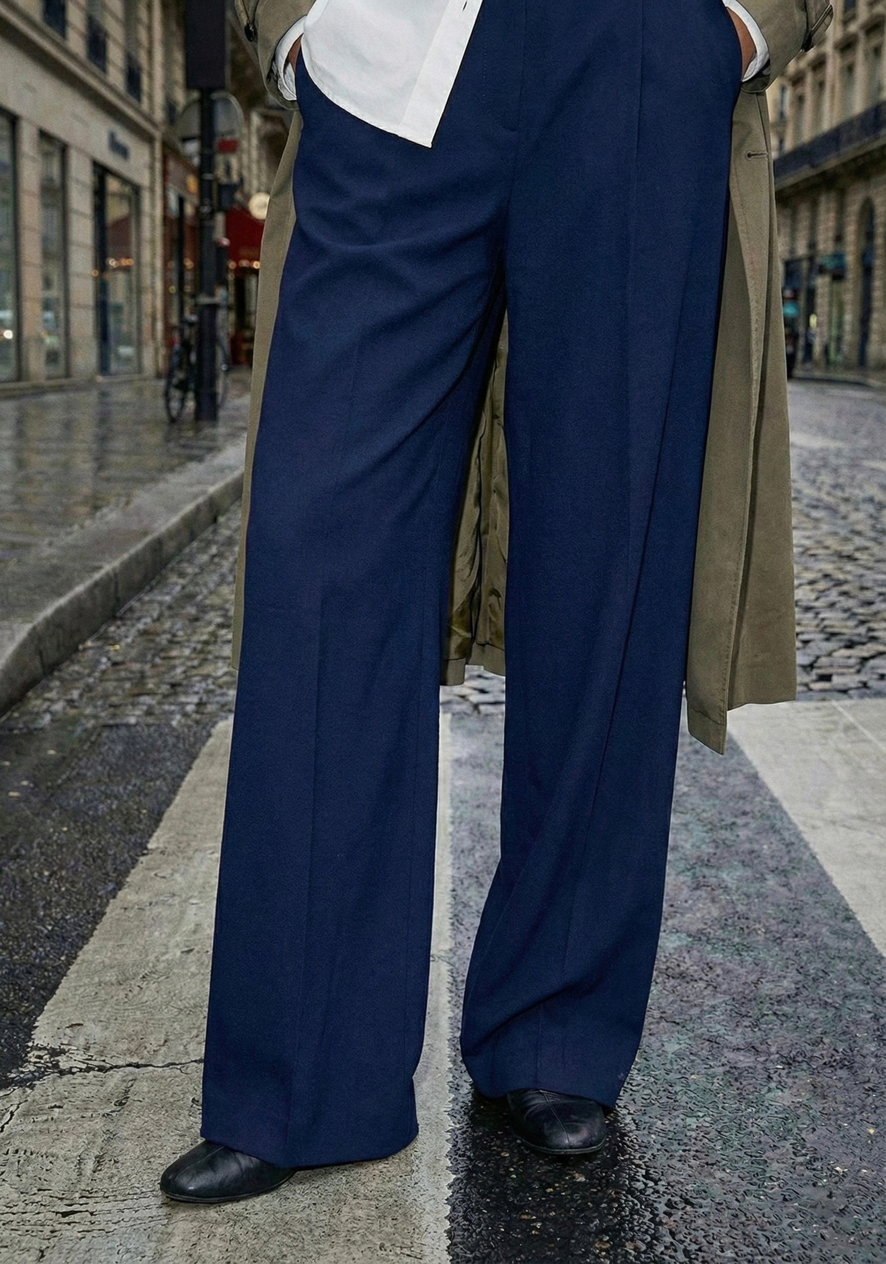 PANTALON DROIT TAILLE HAUTE À PLIS MARQUÉS
