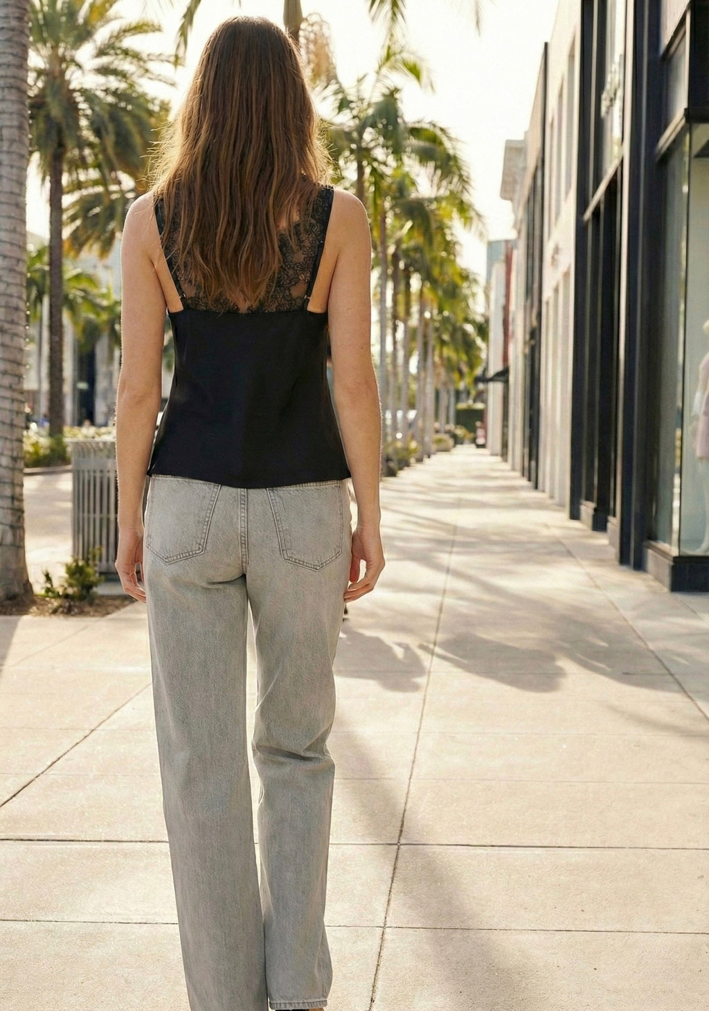 TOP SATINÉ À EMPIÈCEMENT DENTELLE