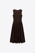 ROBE SANS MANCHES À PLIS