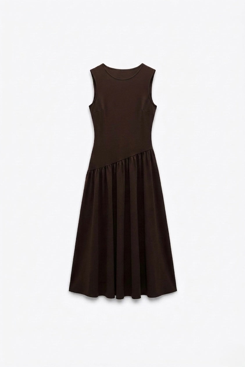 ROBE SANS MANCHES À PLIS