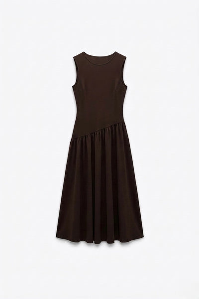 ROBE SANS MANCHES À PLIS