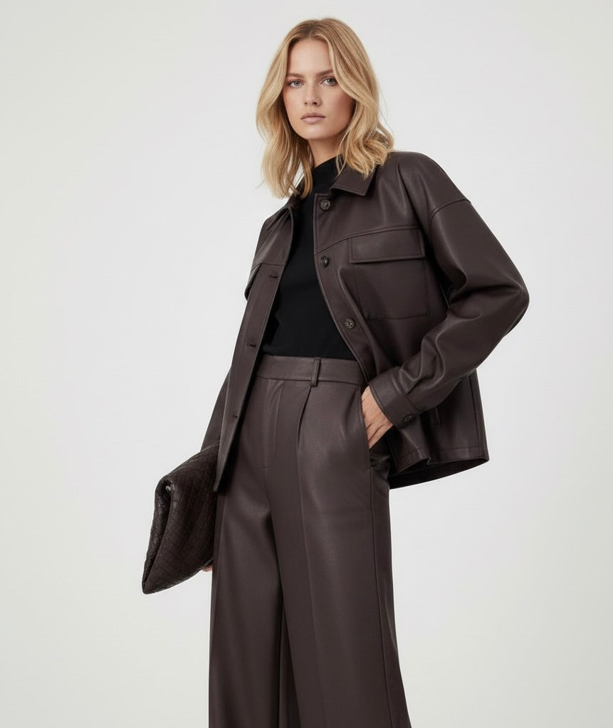 VESTE COURTE EN SIMILICUIR