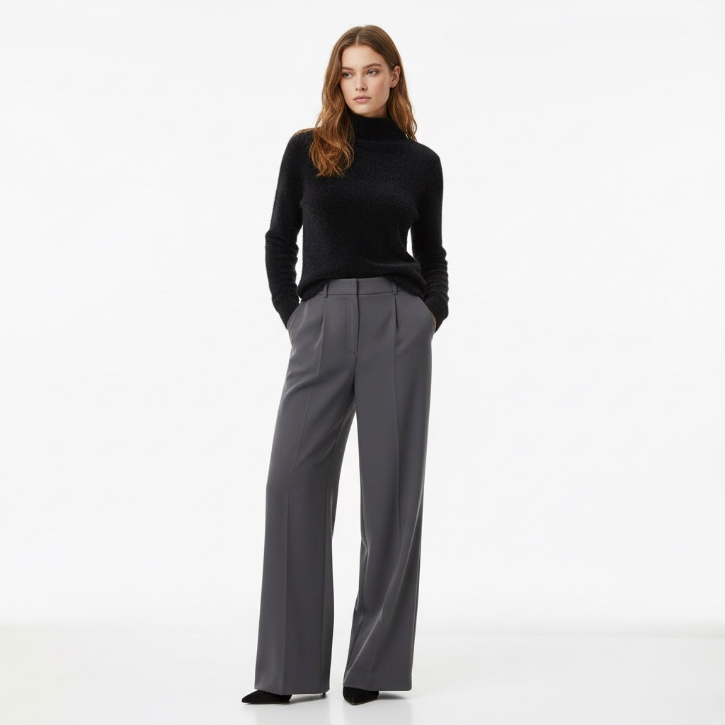 PULL STRUCTURÉ À COL ROULE