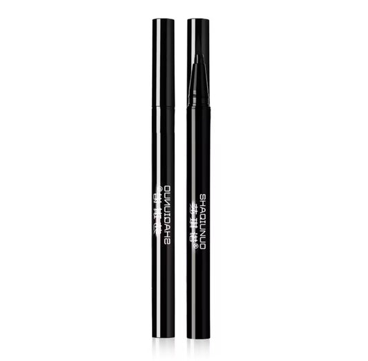 CRAYON À LÈVRES EFFET ENCRE – TENUE 12H