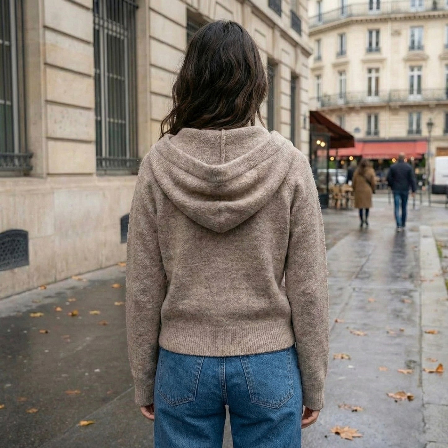 CARDIGAN À CAPUCHE ET NŒUD DEVANT