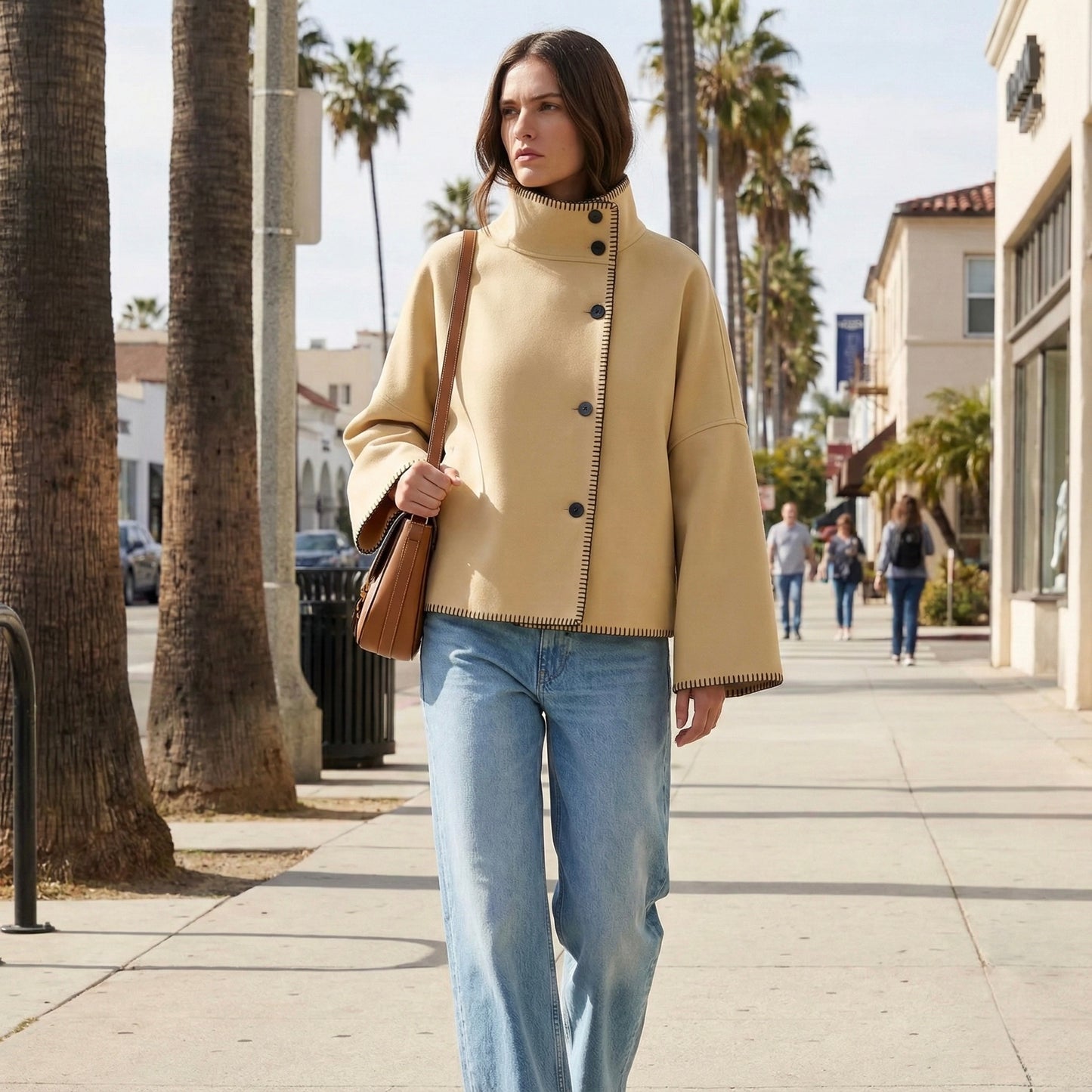 VESTE DROITE À COL MONTANT ET SURPIQÛRES VISIBLES