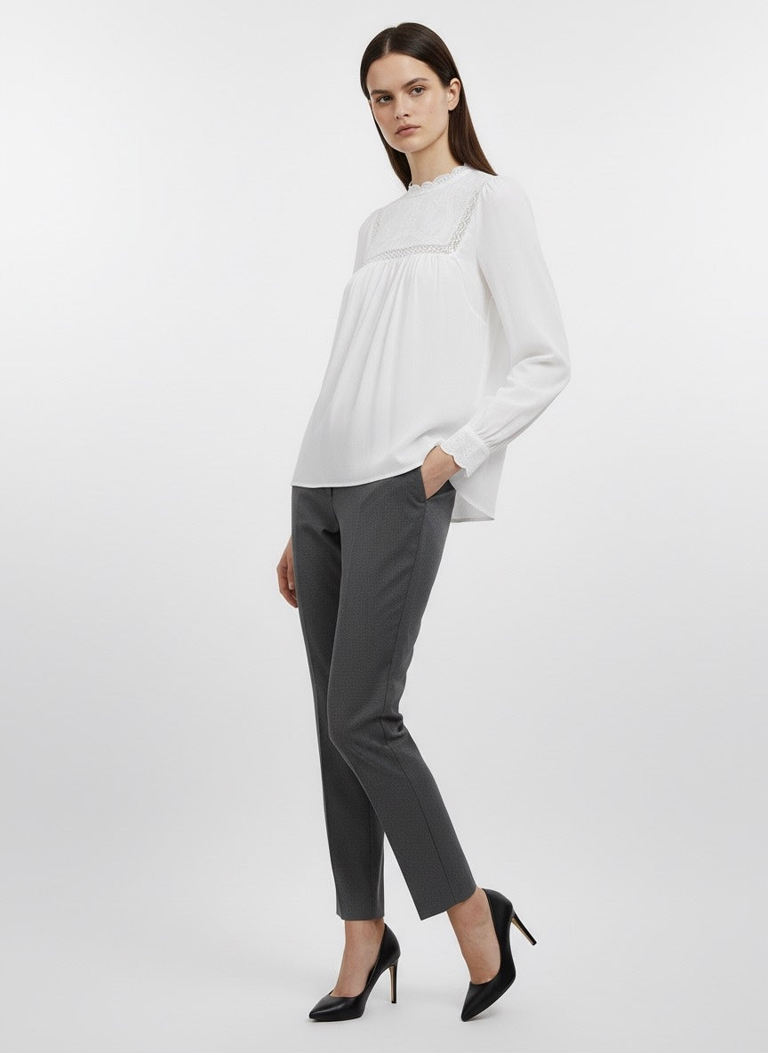 BLOUSE LÉGÈRE EN DENTELLE