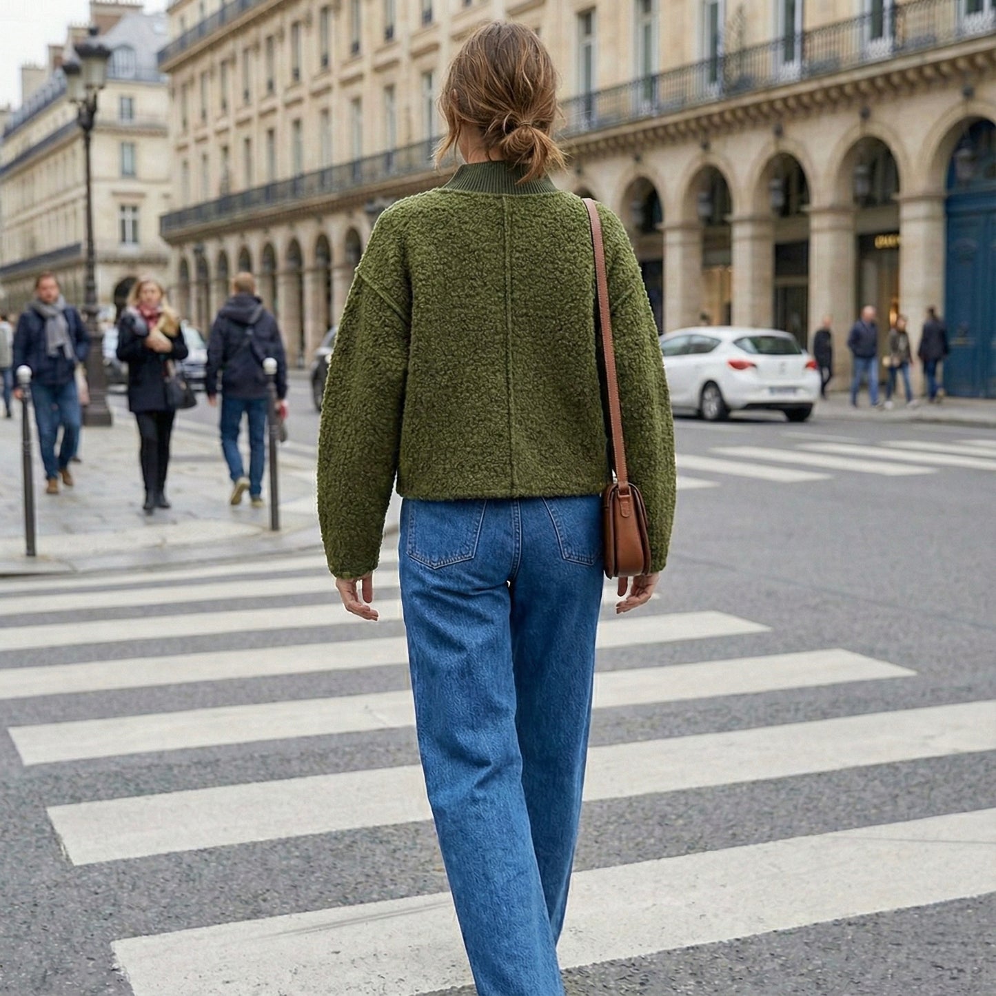 PULL TEXTURÉ À COL MONTANT CÔTELÉ