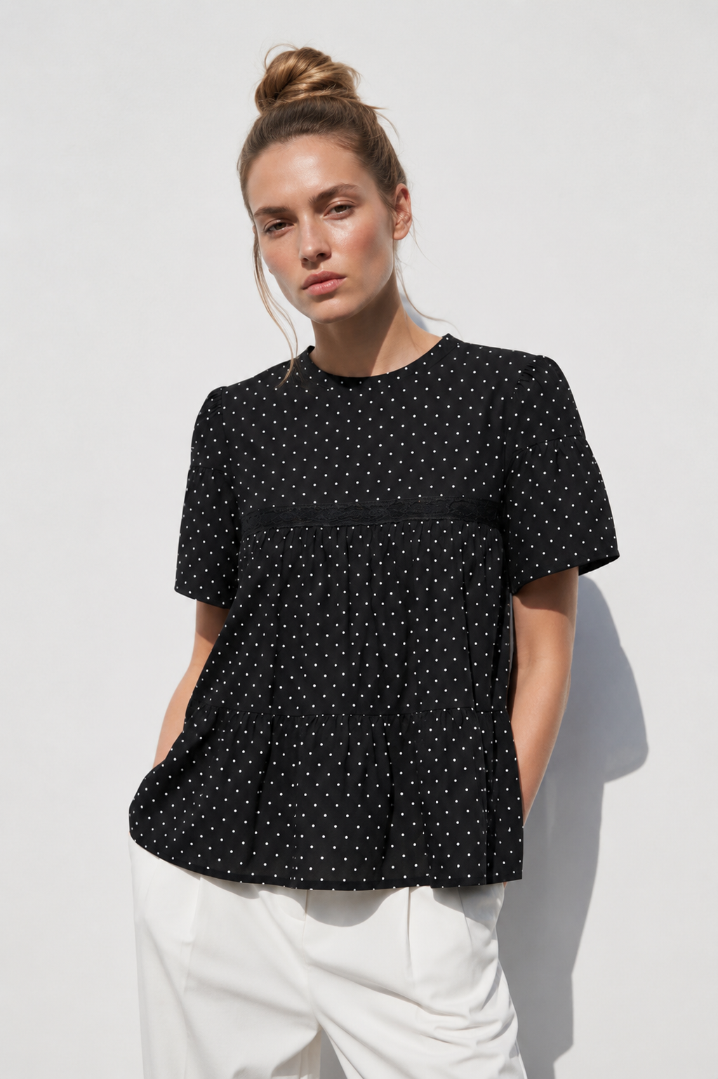 BLOUSE COURTE À MOTIF POIS