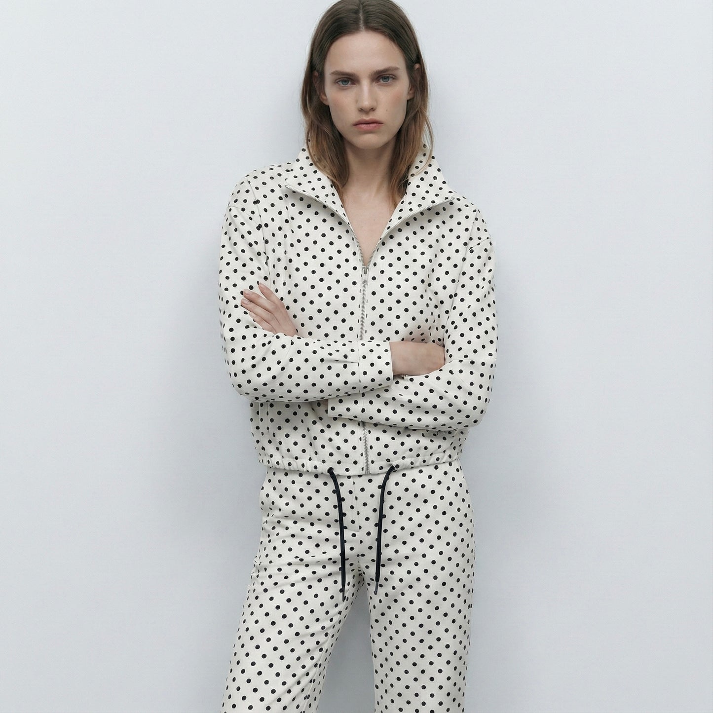 VESTE COURTE À IMPRIMÉ ET COL MONTANT