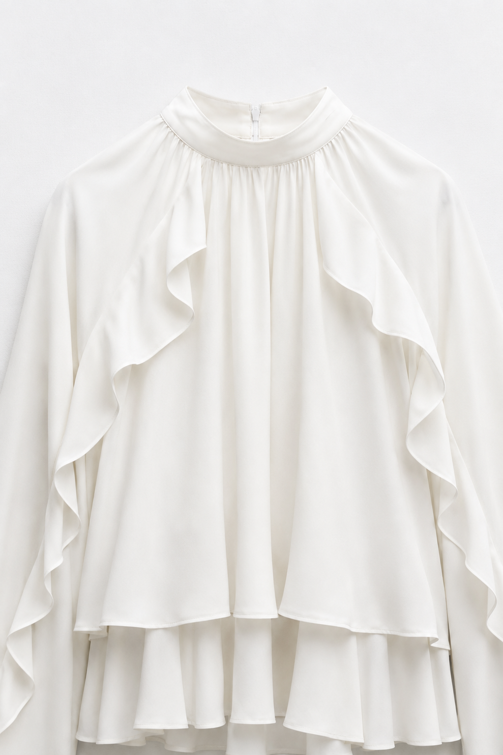 BLOUSE COURTE COL MONTANT VOLANTS