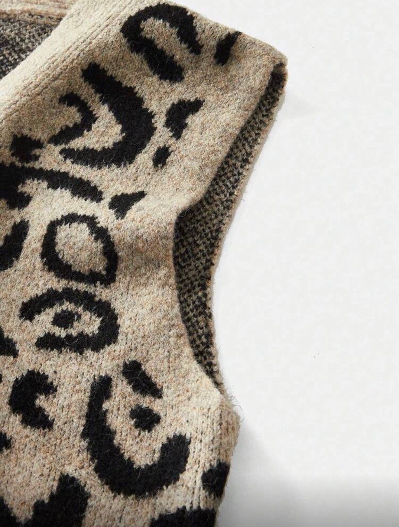 GILET TEXTURÉ À MOTIFS LÉOPARD