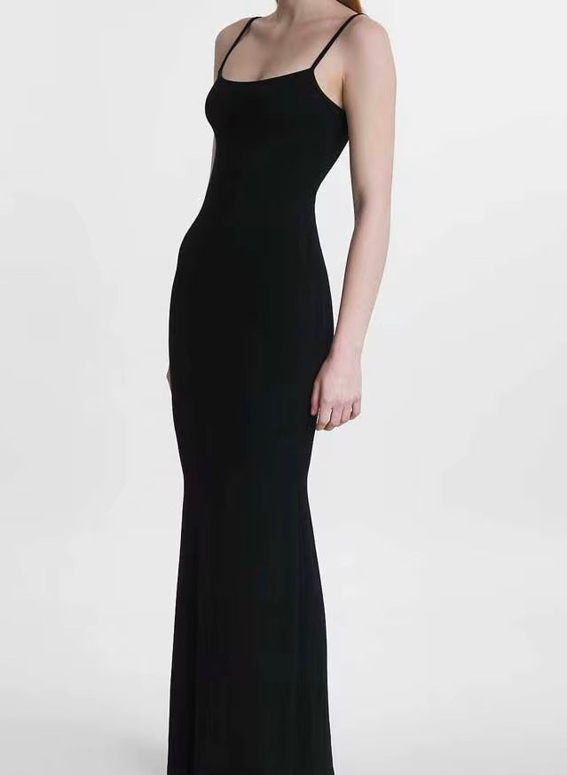 ROBE LONGUE À BRETELLE