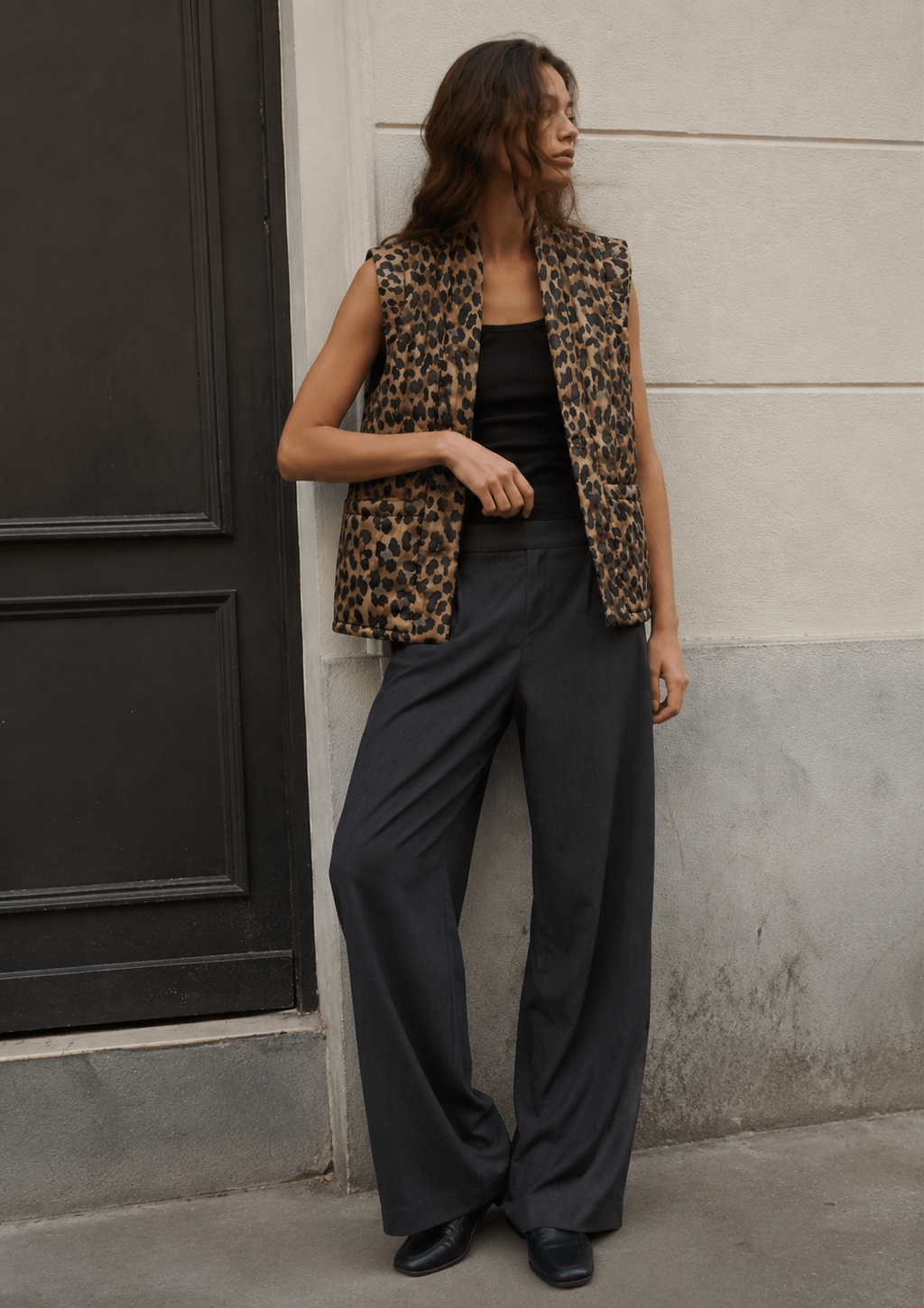 LEOPARD PRINT SLEEVELESS JACKET