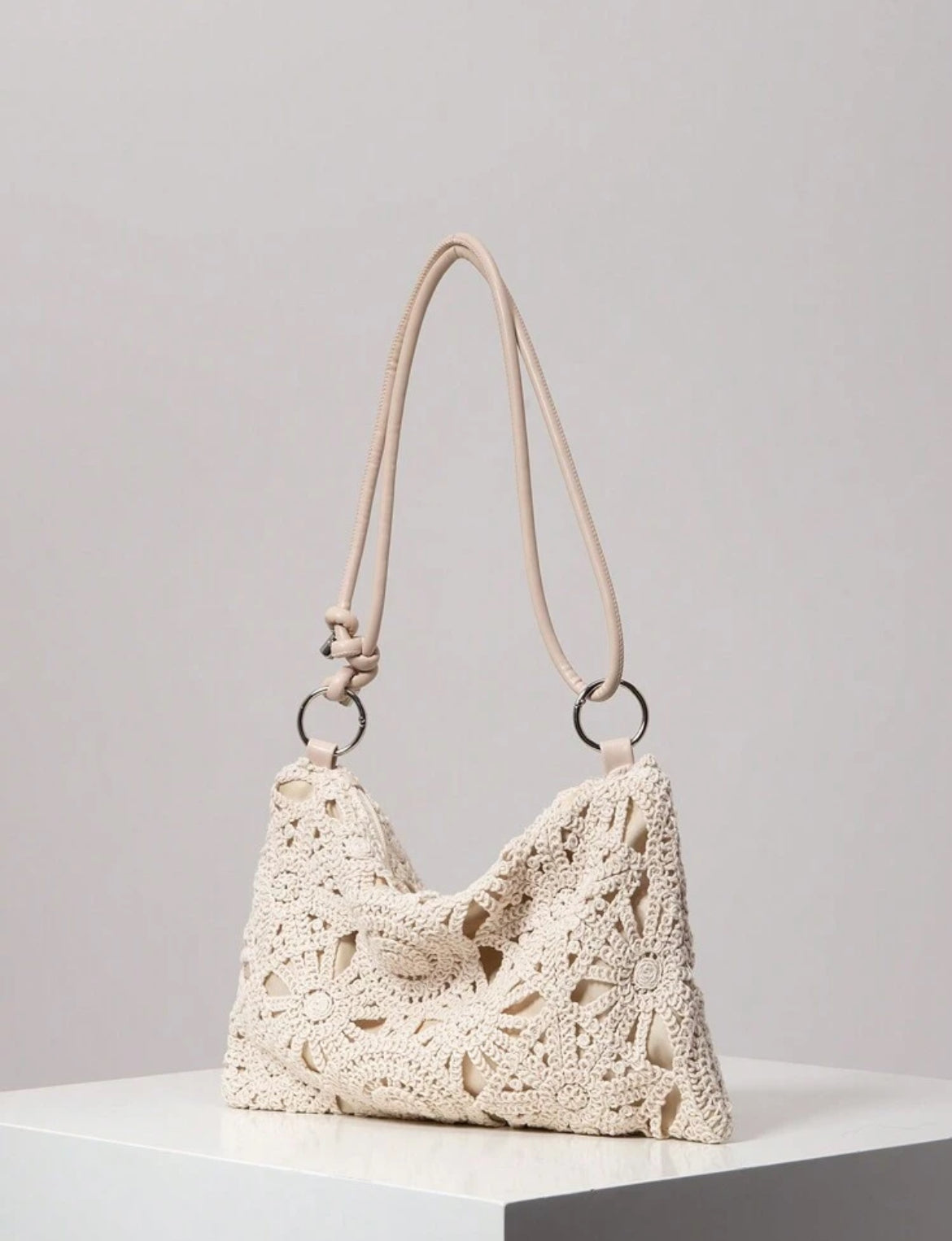 SAC À MAIN TRESSÉ À MOTIF FLORAL