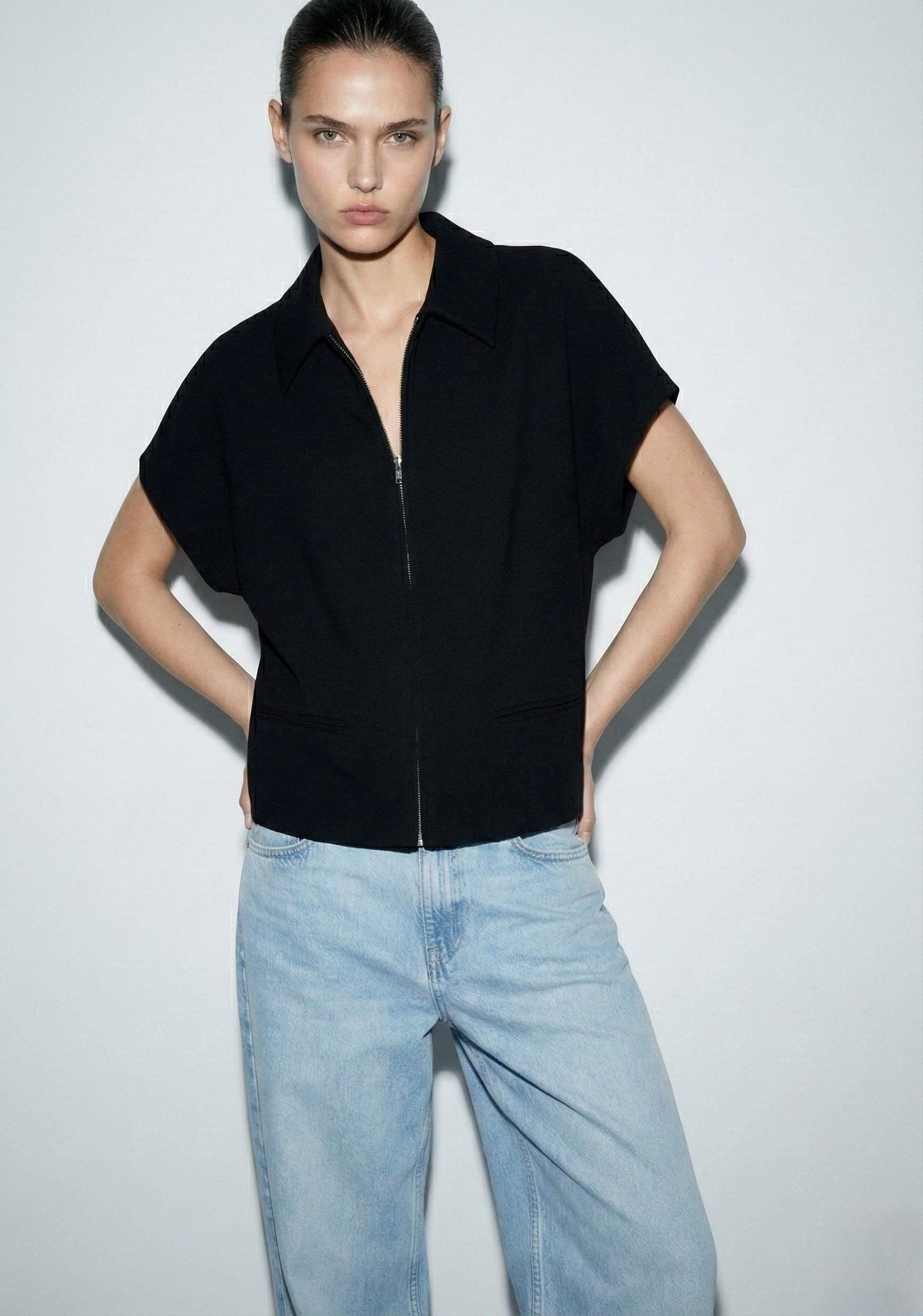 VESTE ZIPPÉE À MANCHES COURTES