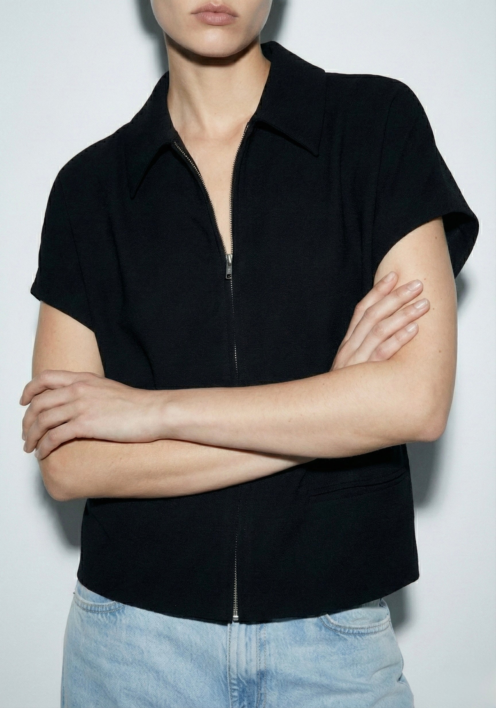 VESTE ZIPPÉE À MANCHES COURTES